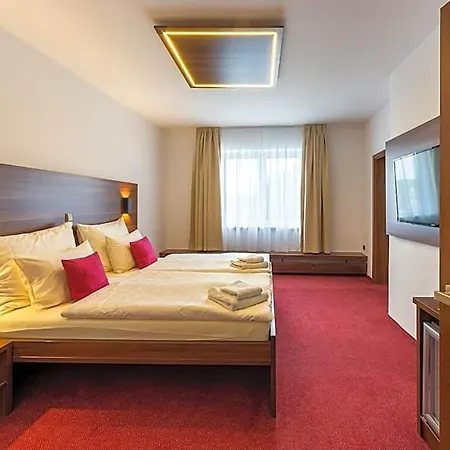 Bohemia 4*