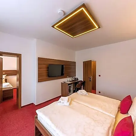 Bohemia 4*
