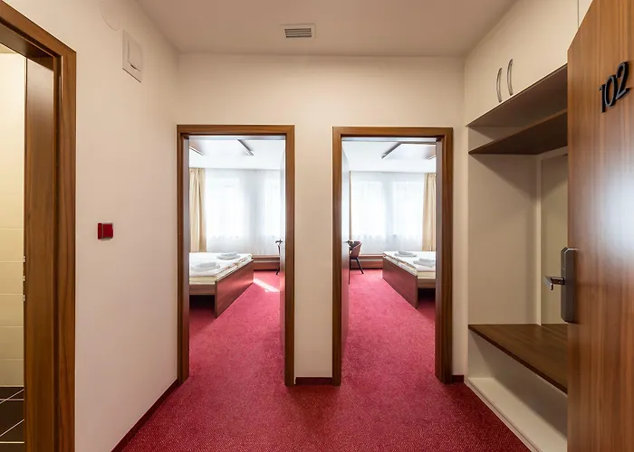 فندق Bohemia 4*